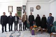 دیدار رییس بنیاد شهید و امور ایثارگران با خانوادههای معظم شهیدان «طاهری، خطیبزاده و جعفری»