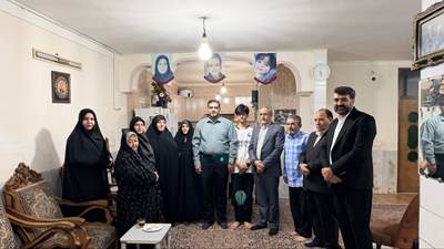 دیدار معاون تعاون و امور اجتماعی بنیاد با خانواده معزز ۸ شهید «سلطانی‌نژاد» و شهید «حسین عرب‌نژاد»