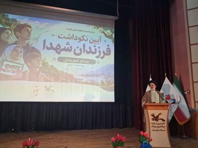 قهرمانان شهید همه فضائل انسانی را در خود جمع کرده‌اند/ راه شهدا با علم و اخلاق ادامه یابد