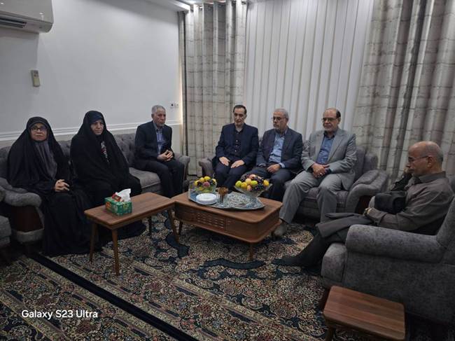 دیدار رئیس بنیاد شهید و امور ایثارگران با جانباز سرافراز «محمد روحی»   
